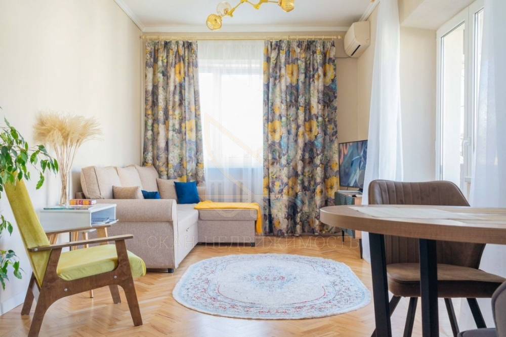 Ставропольский край, Пятигорск, Кирова пр-кт; Квартира 43м² 3/3 эт.