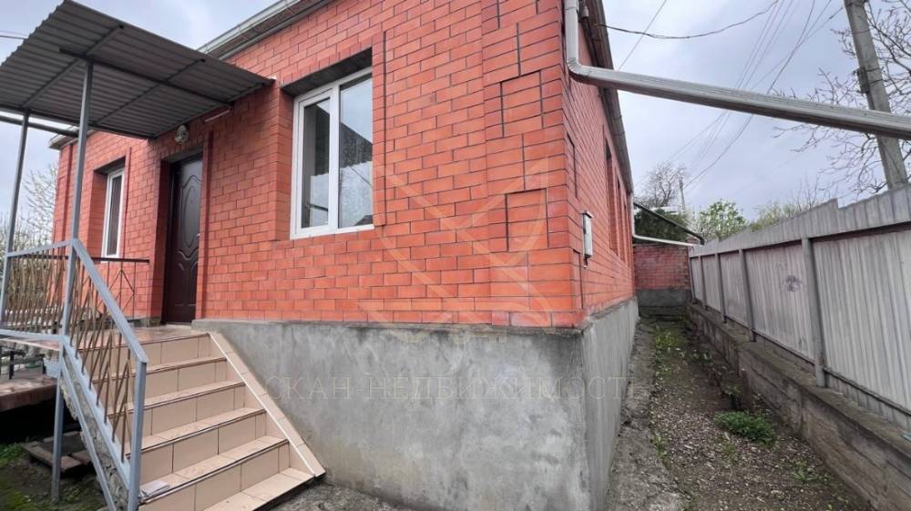 Ставропольский край, Пятигорск, 9-я линия ул.; Дом 90м² на участке 6 сот. 1 эт.