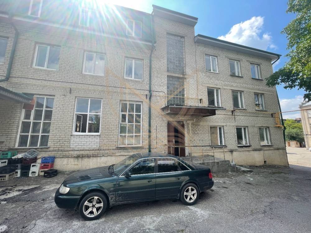 Ставропольский край, Пятигорск, Черкесское ш.; Помещение свободного назначения 750м² 1/3 эт.