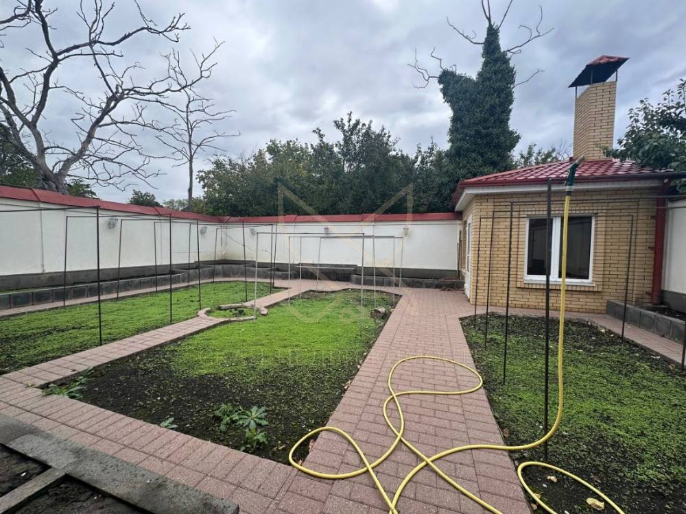 Ставропольский край, Пятигорск, Ставропольская ул.; Дом 250м² на участке 5,57 сот. 2 эт.