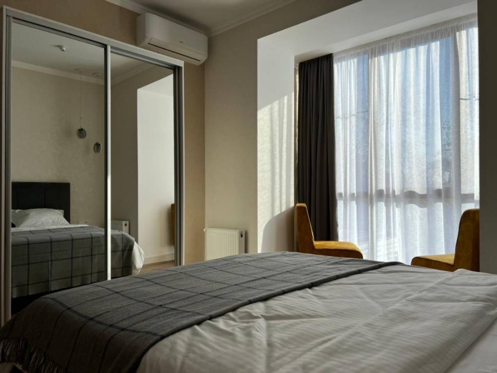 c4bb0b79-390c-4ea7-bd48-11a7373a3a63